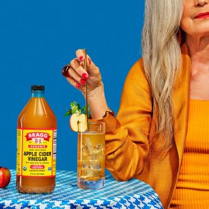 Alternative view of Bragg Organic Raw Apple Cider Vinegar (with the Mother) 946ml