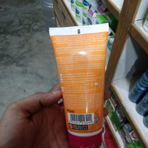 Alternative view of Beauty Formulas Brightening Vitamin C Daily Facial Wash 150ml